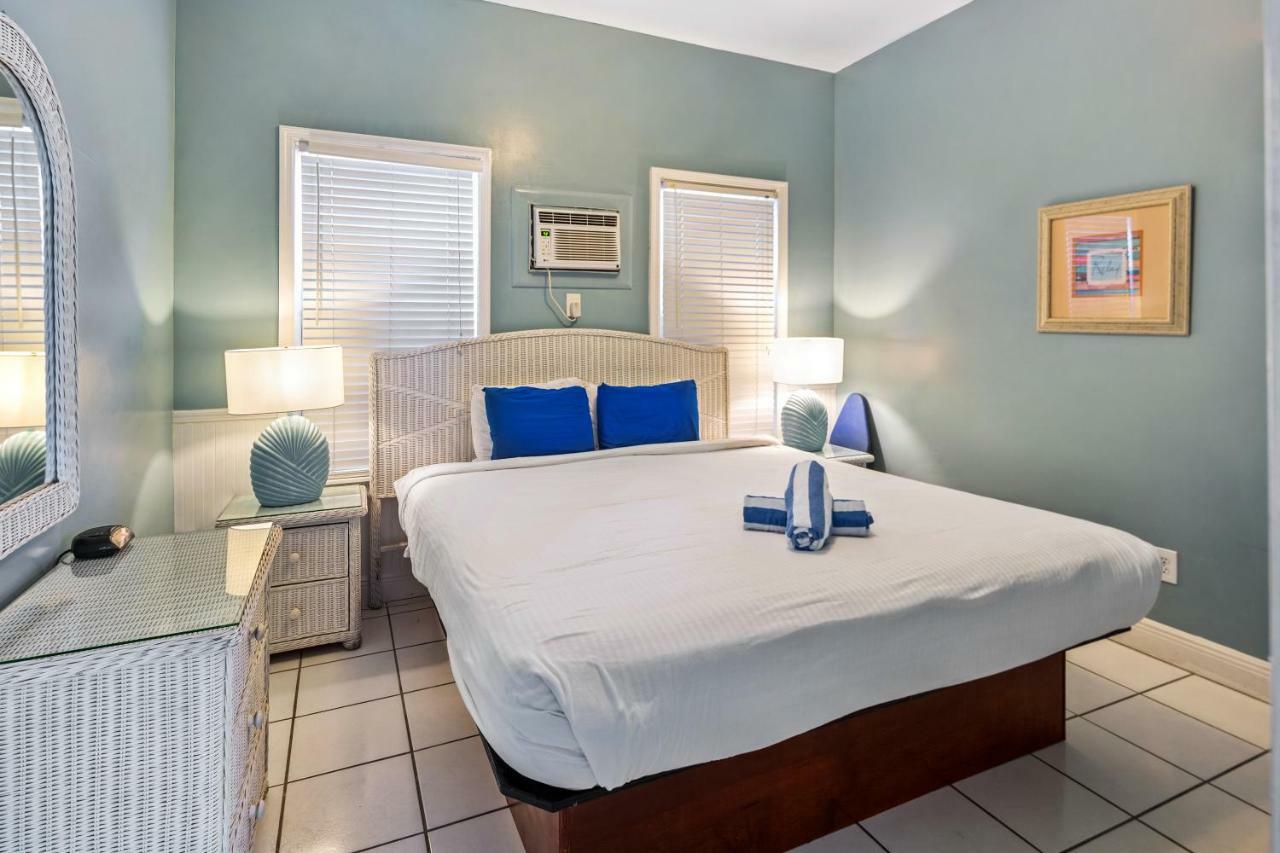 Colors On White Apartment Key West Exterior photo